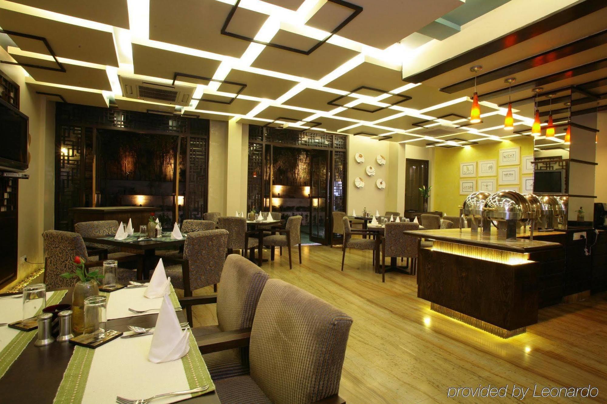Hotel ​Justa Gurgaon Restaurant foto